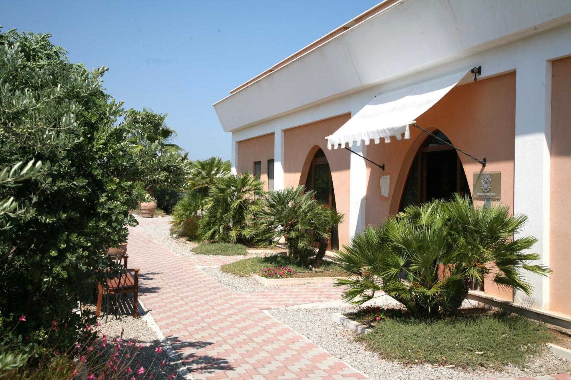 ויאסטה Garden Hotel Ripa מראה חיצוני תמונה