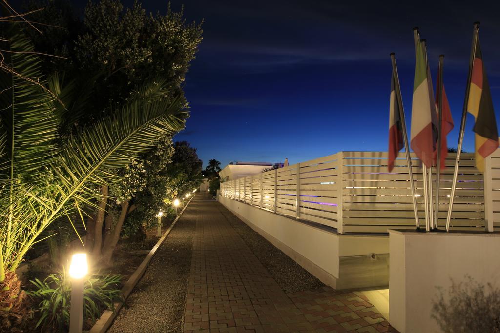 ויאסטה Garden Hotel Ripa מראה חיצוני תמונה