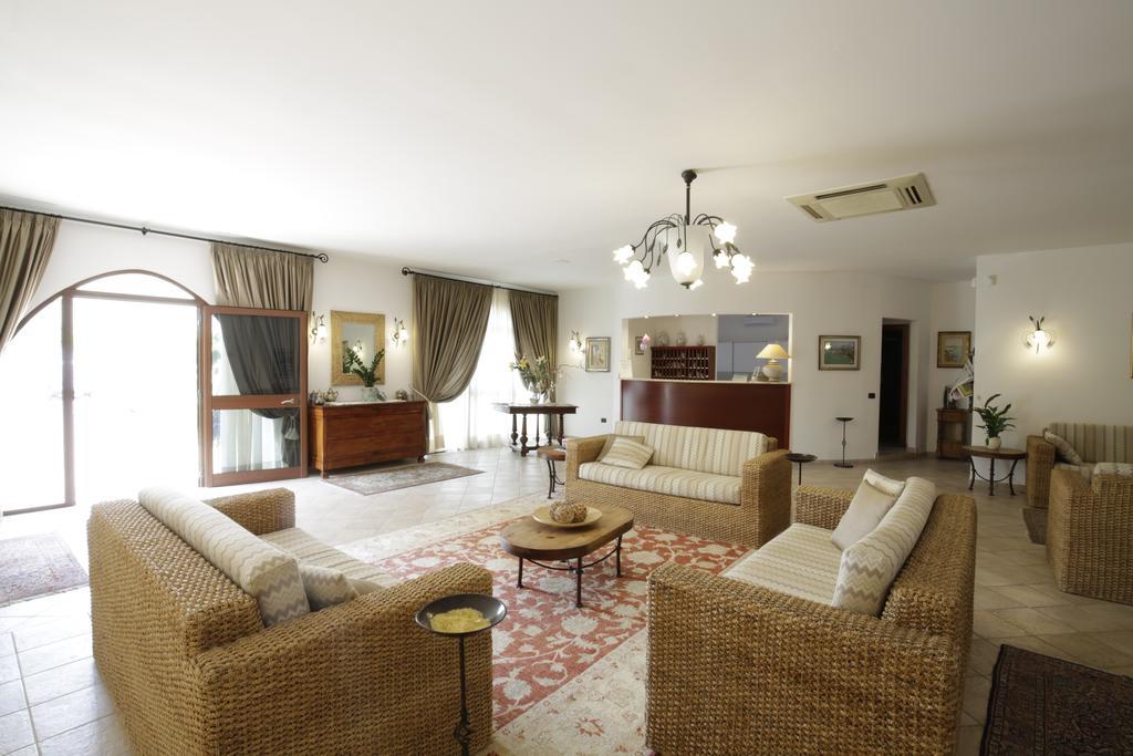 ויאסטה Garden Hotel Ripa מראה חיצוני תמונה